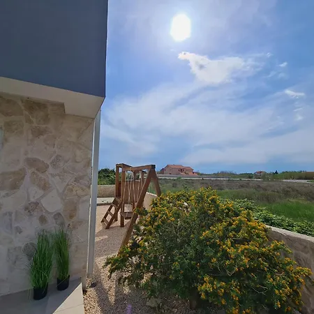 Vacation House Privlaka Villa