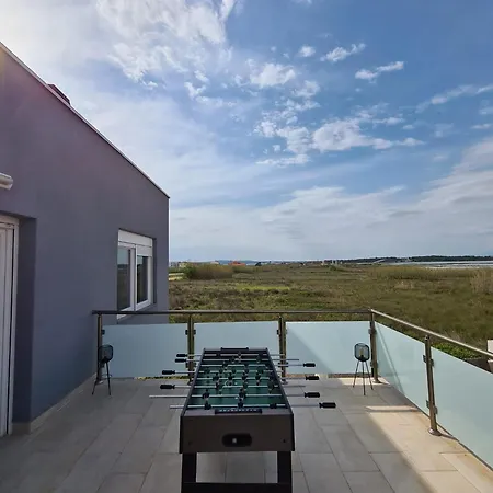 Vacation House Privlaka * פריבלאקה